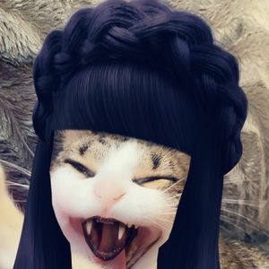 Meet your Posher, Claire